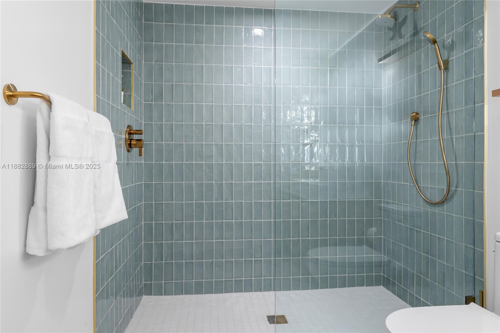 image Gale Residences24