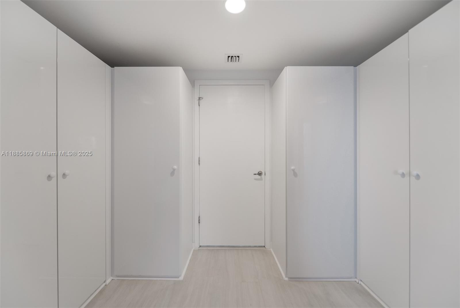image 1010 Brickell Condo14