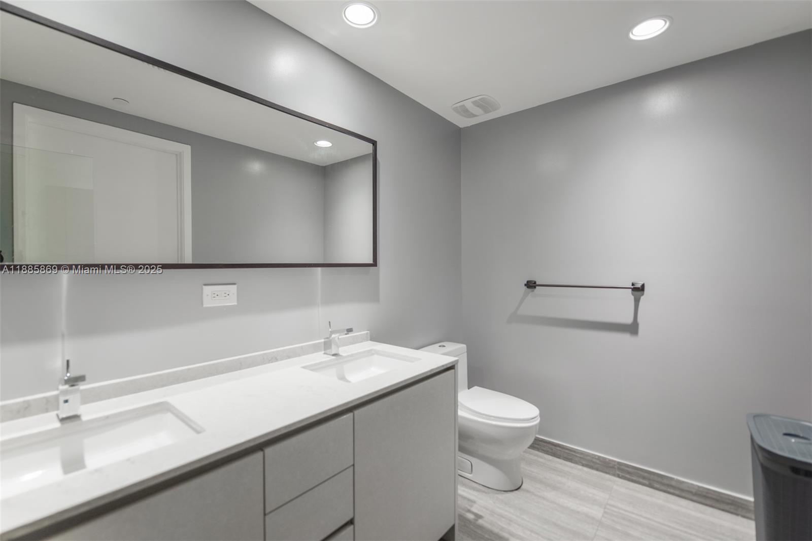image 1010 Brickell Condo16