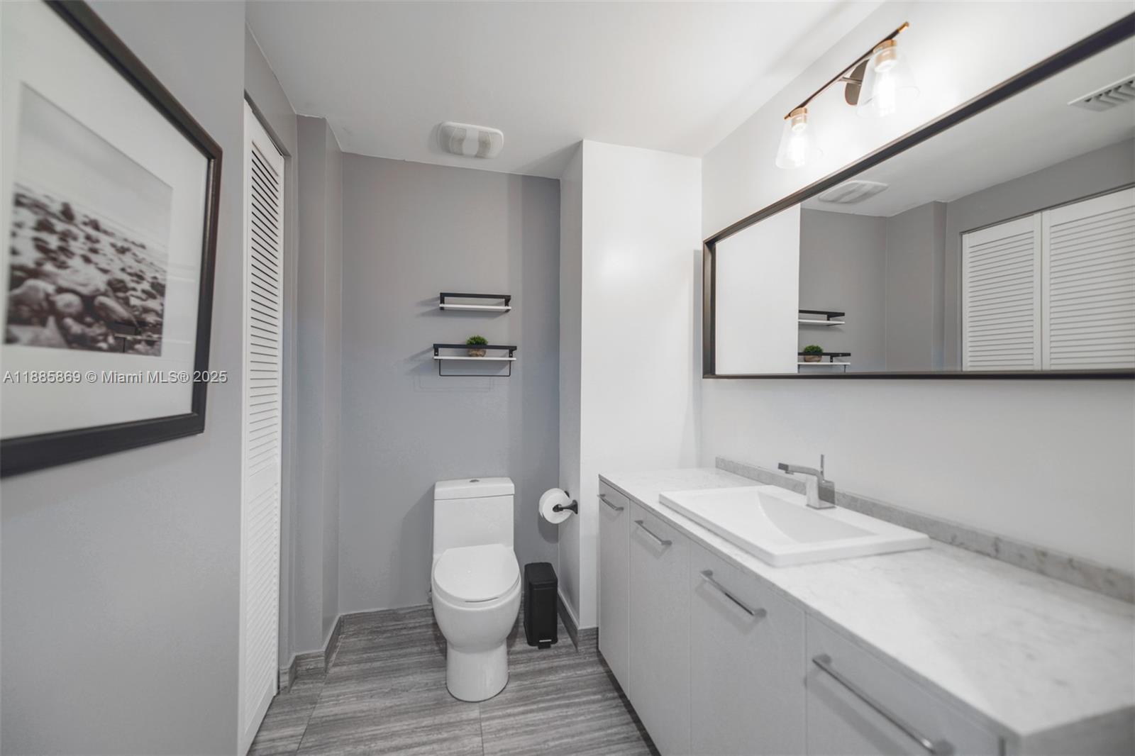 image 1010 Brickell Condo18