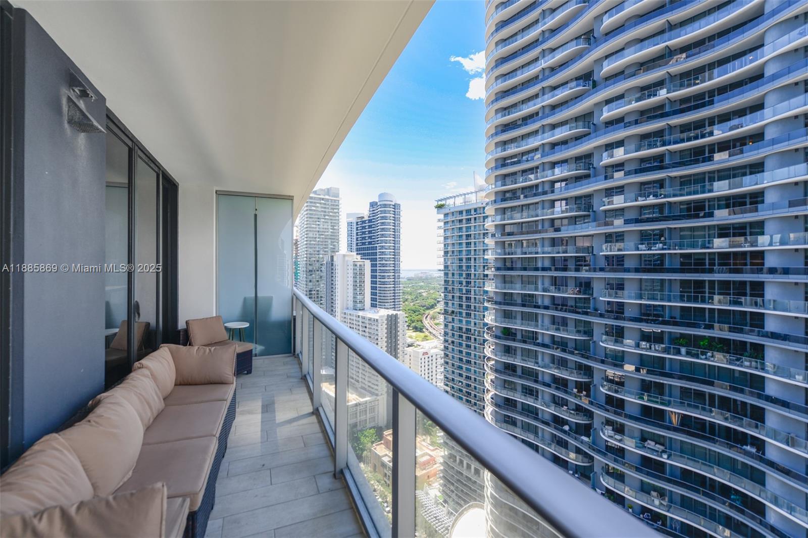 image 1010 Brickell Condo2