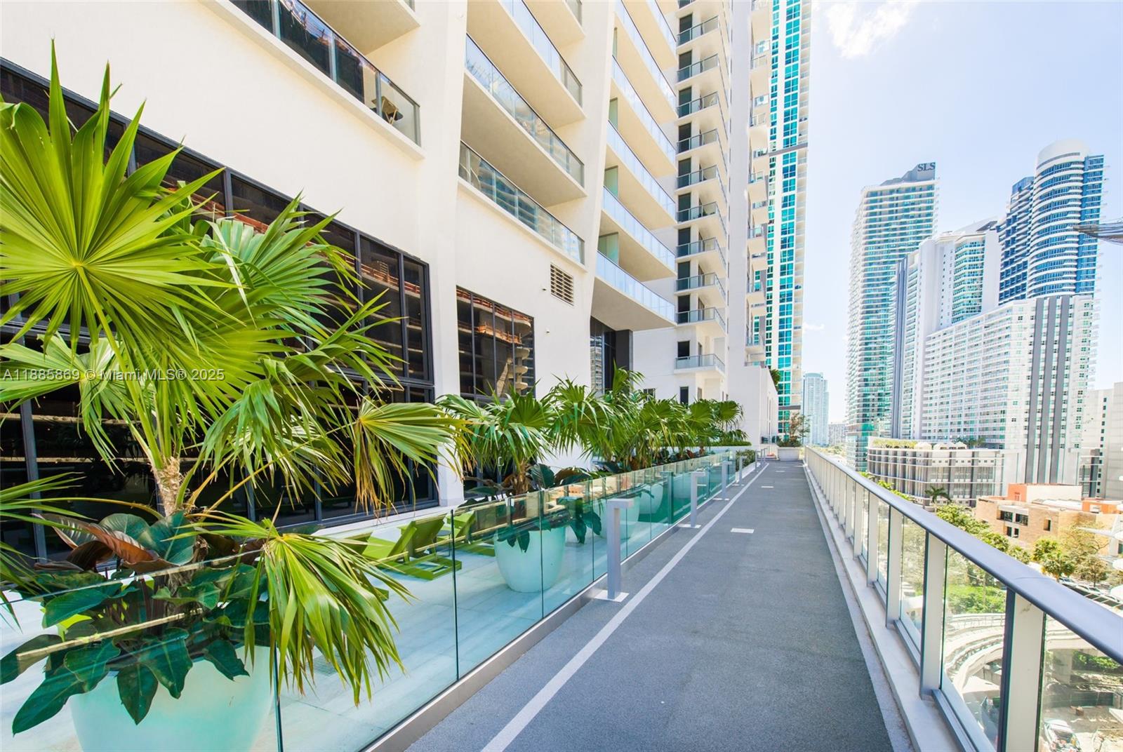 image 1010 Brickell Condo46