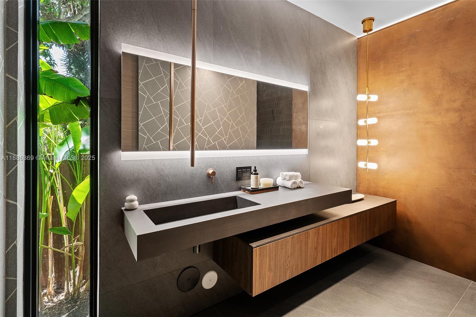 3306 NE 16th St Fort Lauderdale, FL 33304