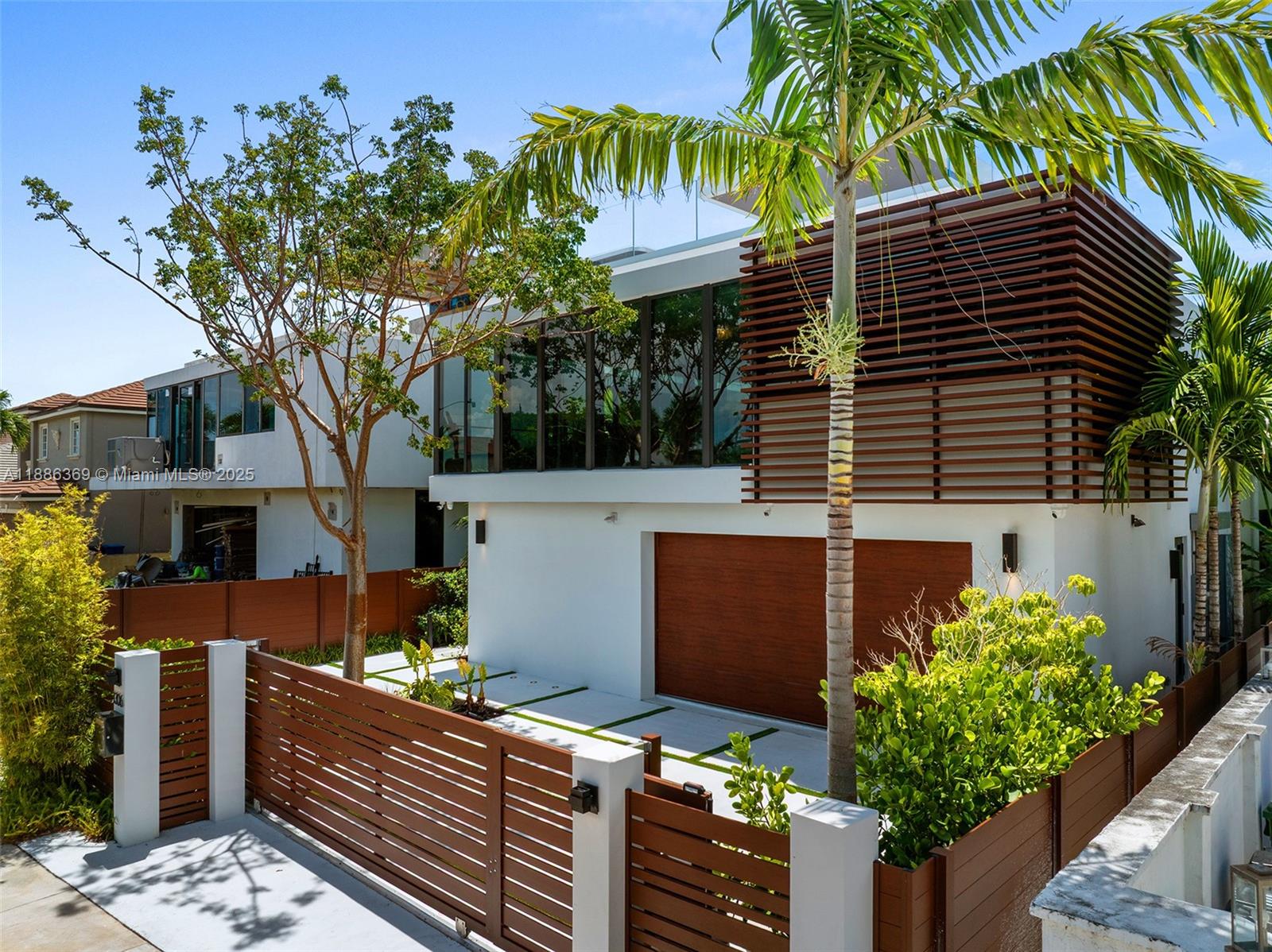 3306 NE 16th St Fort Lauderdale, FL 33304