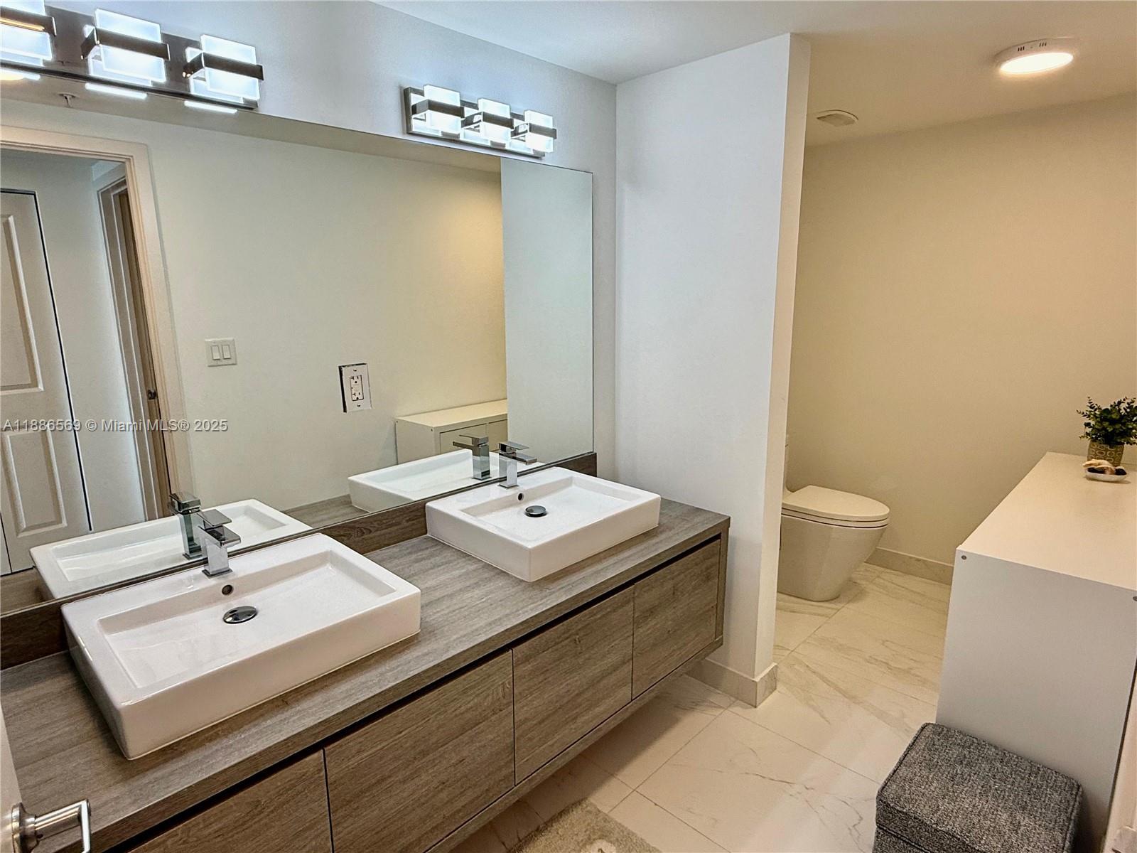 image Condo East14