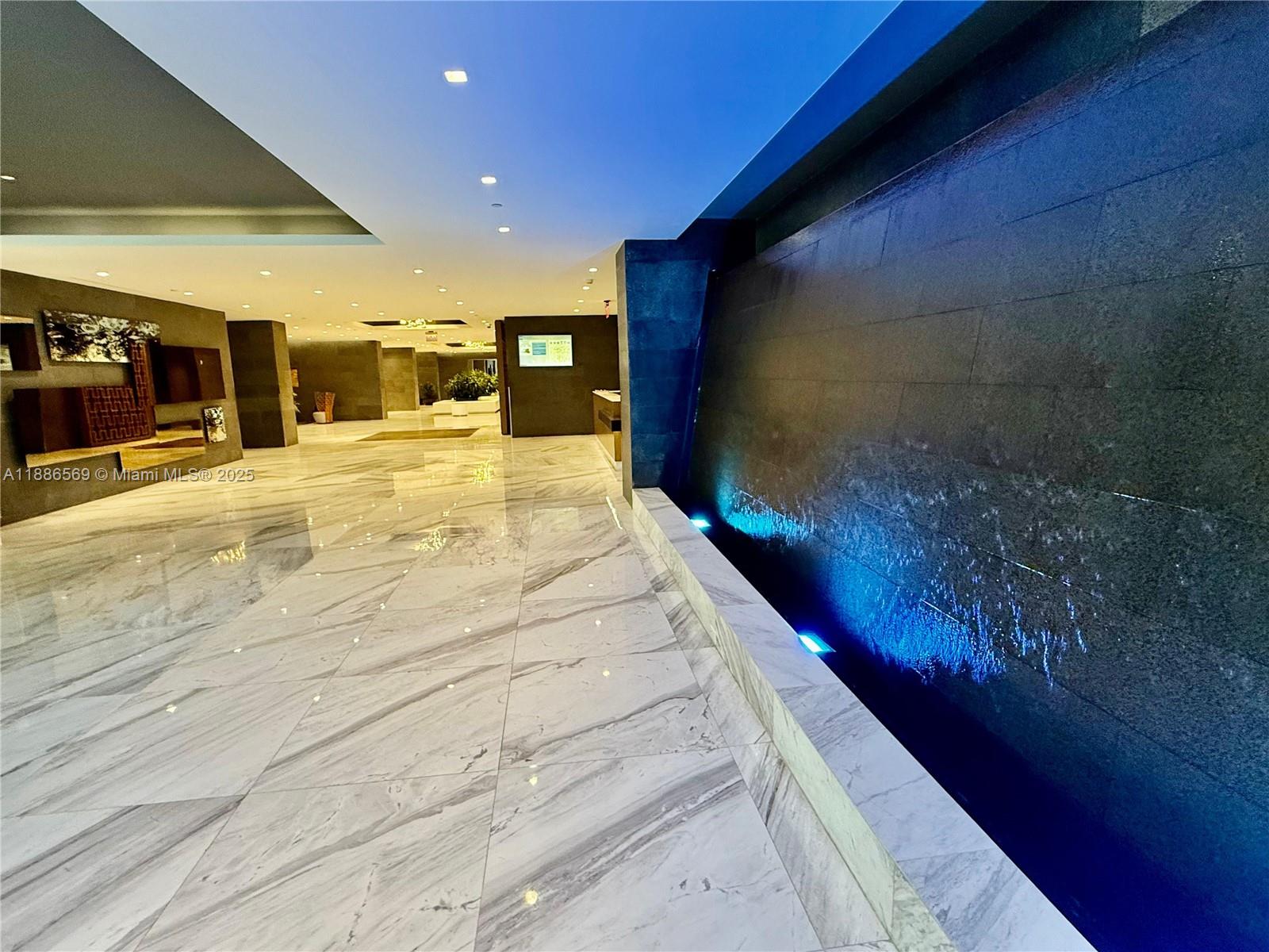 image Condo East25