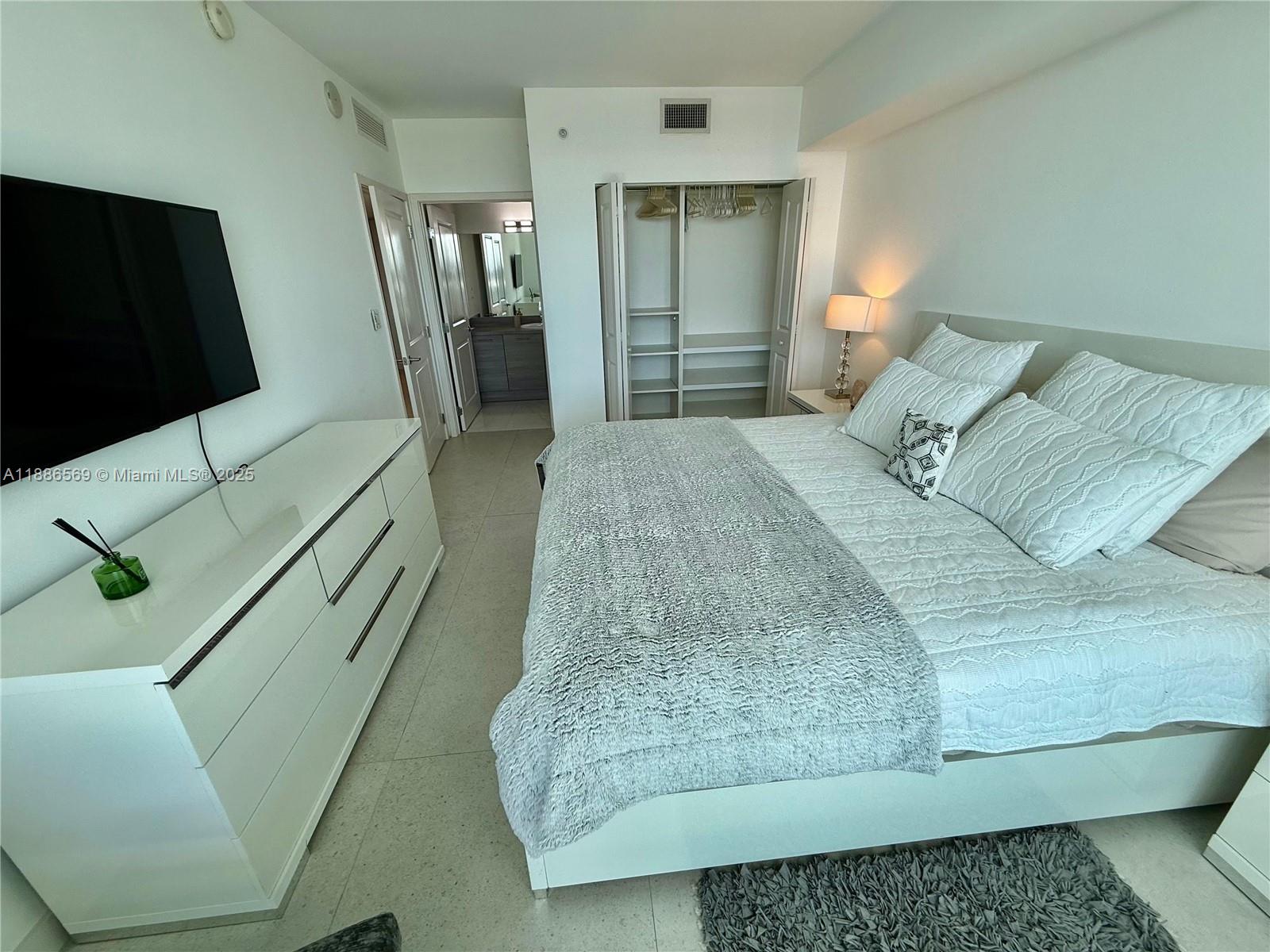 image Condo East7