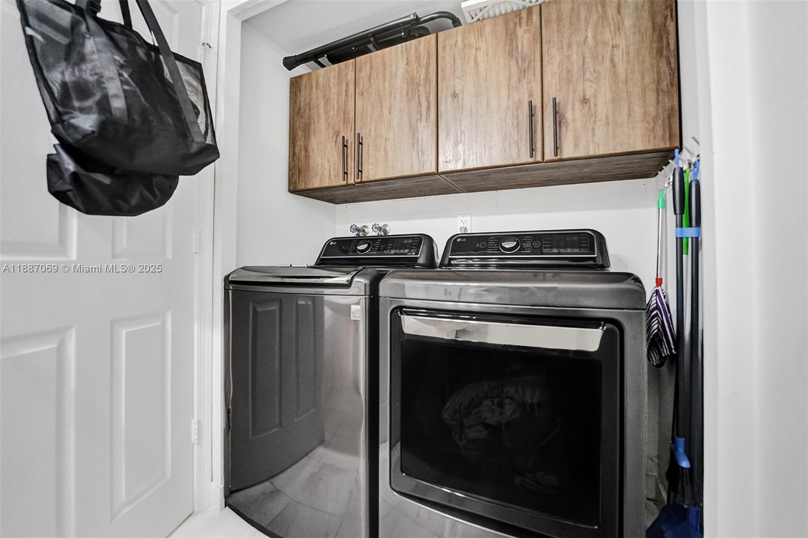 3530 Mystic Pointe Dr #2002 Aventura, FL 33180