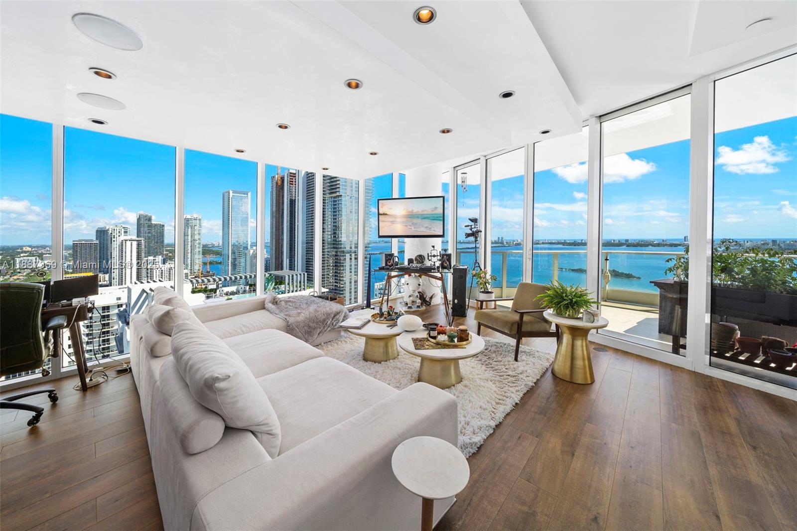 2020 N Bayshore Dr #3501