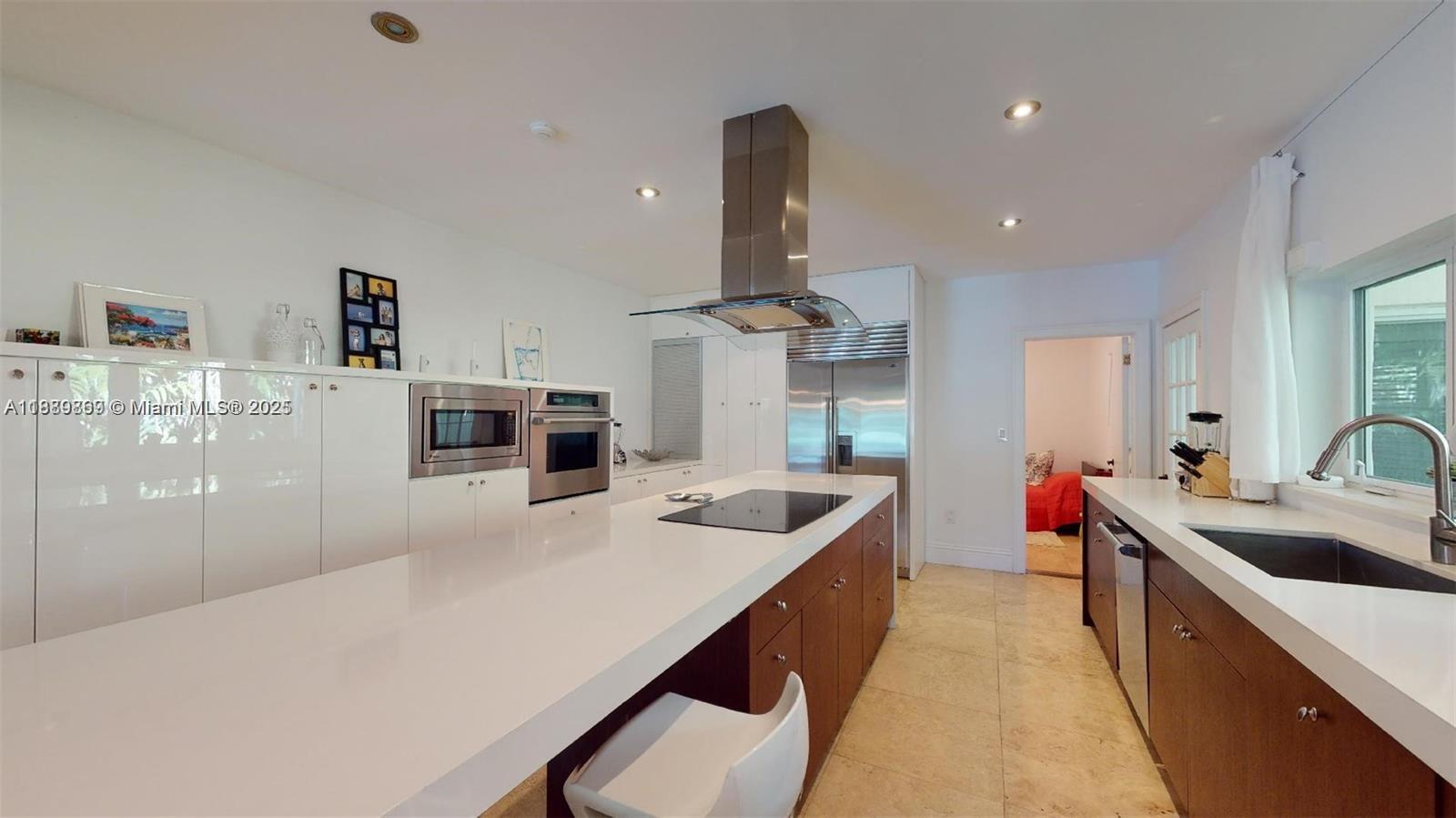 6015 Pine Tree Dr Miami Beach, FL 33140 6015 Pine Tree Dr Miami Beach, FL 33140
