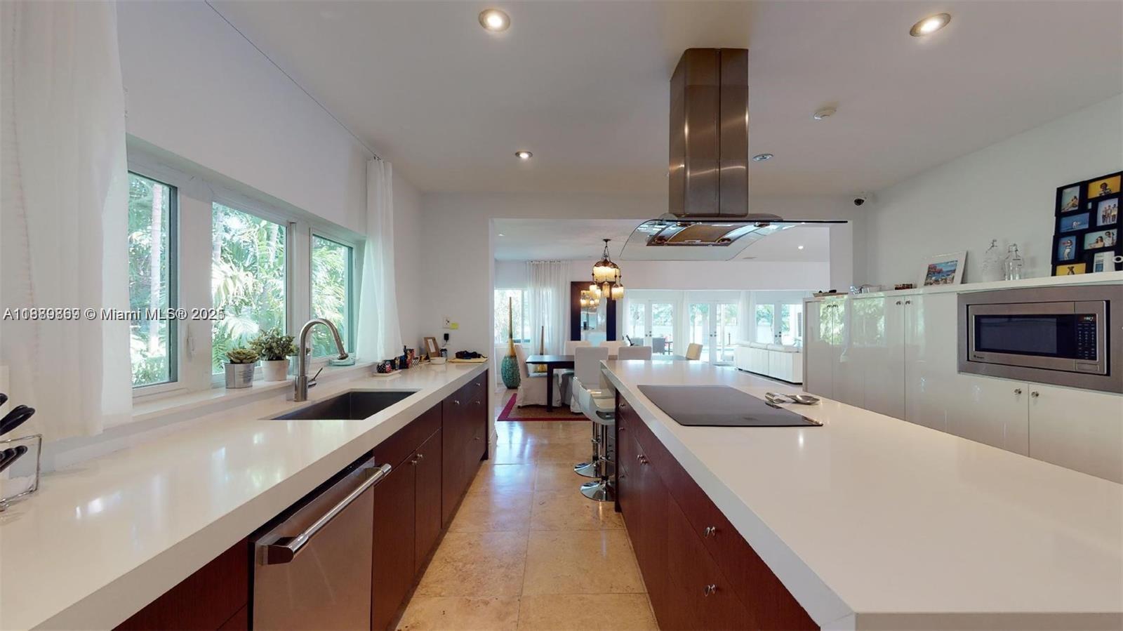 6015 Pine Tree Dr Miami Beach, FL 33140 6015 Pine Tree Dr Miami Beach, FL 33140
