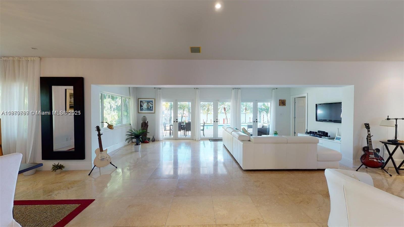 6015 Pine Tree Dr Miami Beach, FL 33140 6015 Pine Tree Dr Miami Beach, FL 33140