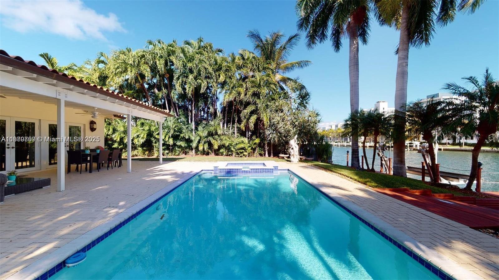 6015 Pine Tree Dr Miami Beach, FL 33140 6015 Pine Tree Dr Miami Beach, FL 33140