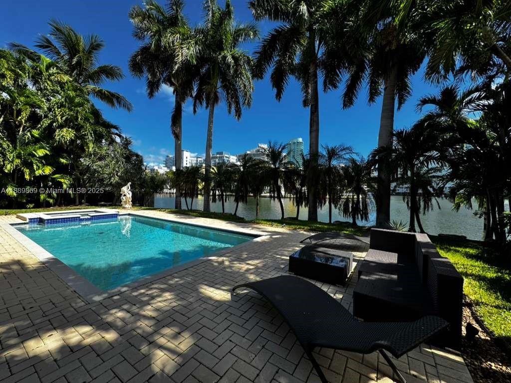 6015 Pine Tree Dr Miami Beach, FL 33140 6015 Pine Tree Dr Miami Beach, FL 33140