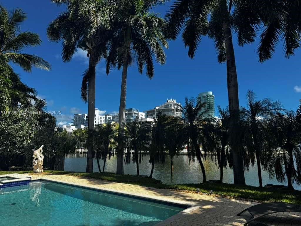 6015 Pine Tree Dr Miami Beach, FL 33140 6015 Pine Tree Dr Miami Beach, FL 33140
