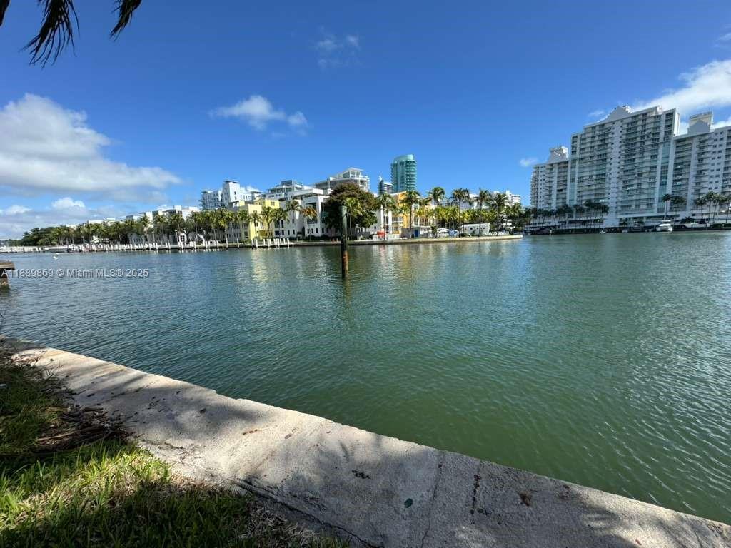 6015 Pine Tree Dr Miami Beach, FL 33140 6015 Pine Tree Dr Miami Beach, FL 33140