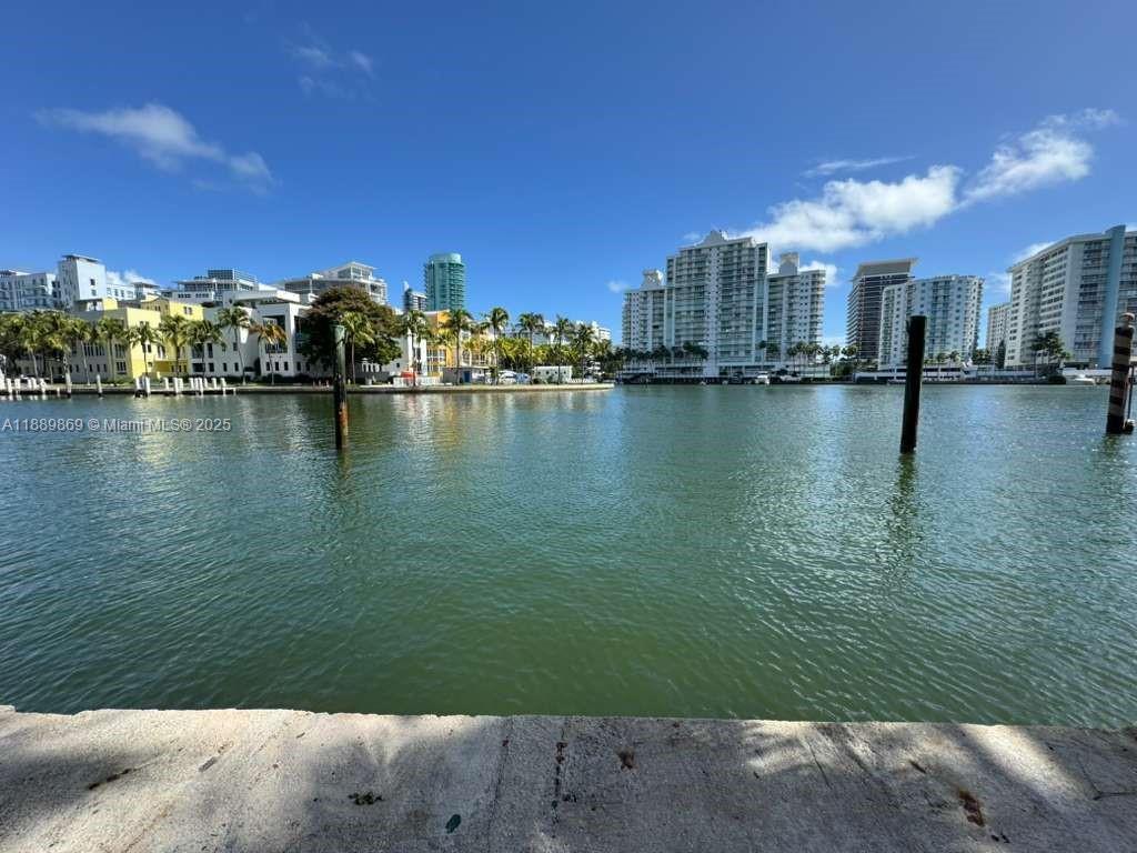 6015 Pine Tree Dr Miami Beach, FL 33140 6015 Pine Tree Dr Miami Beach, FL 33140