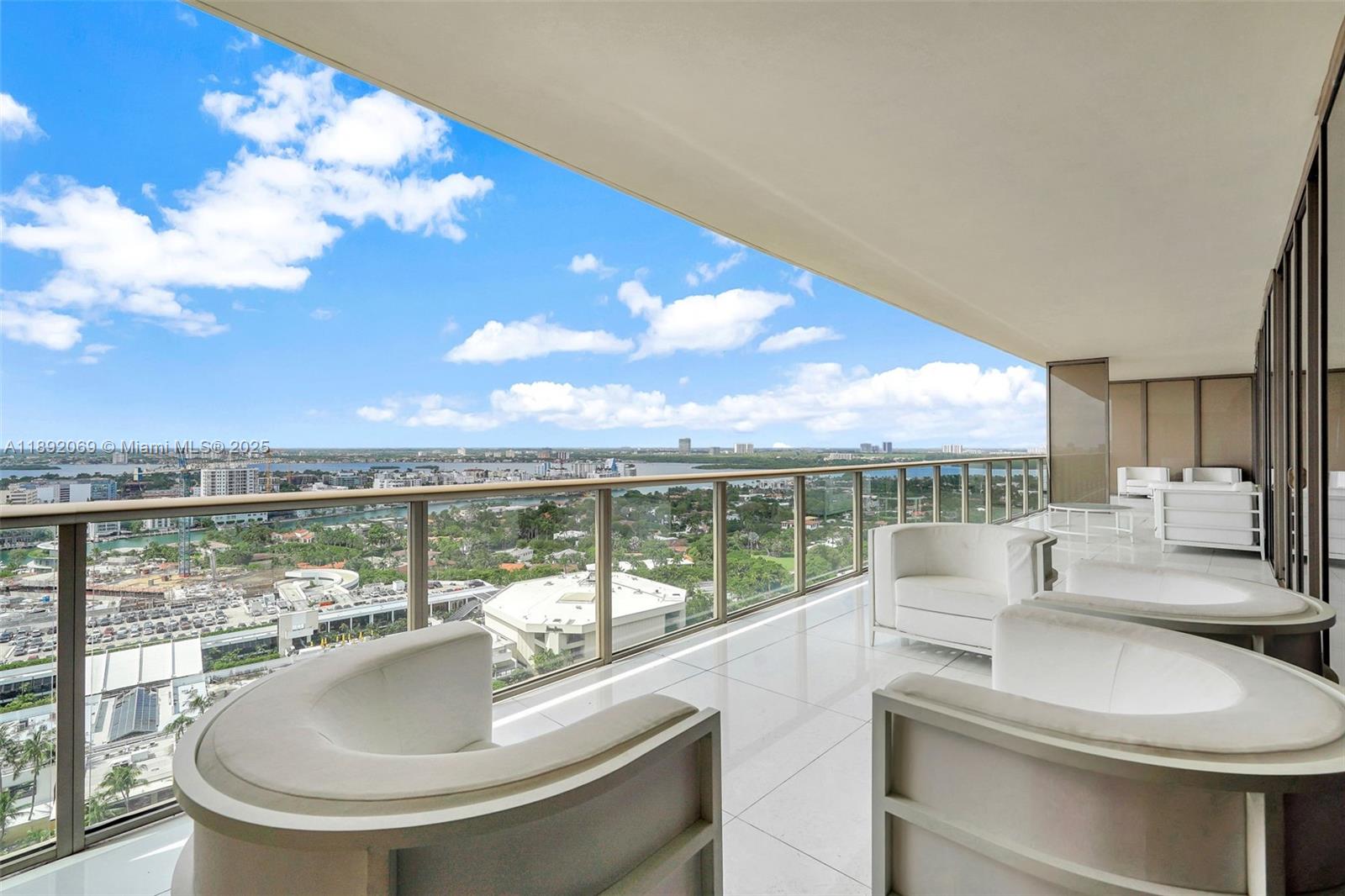 image St Regis Bal Harbour37