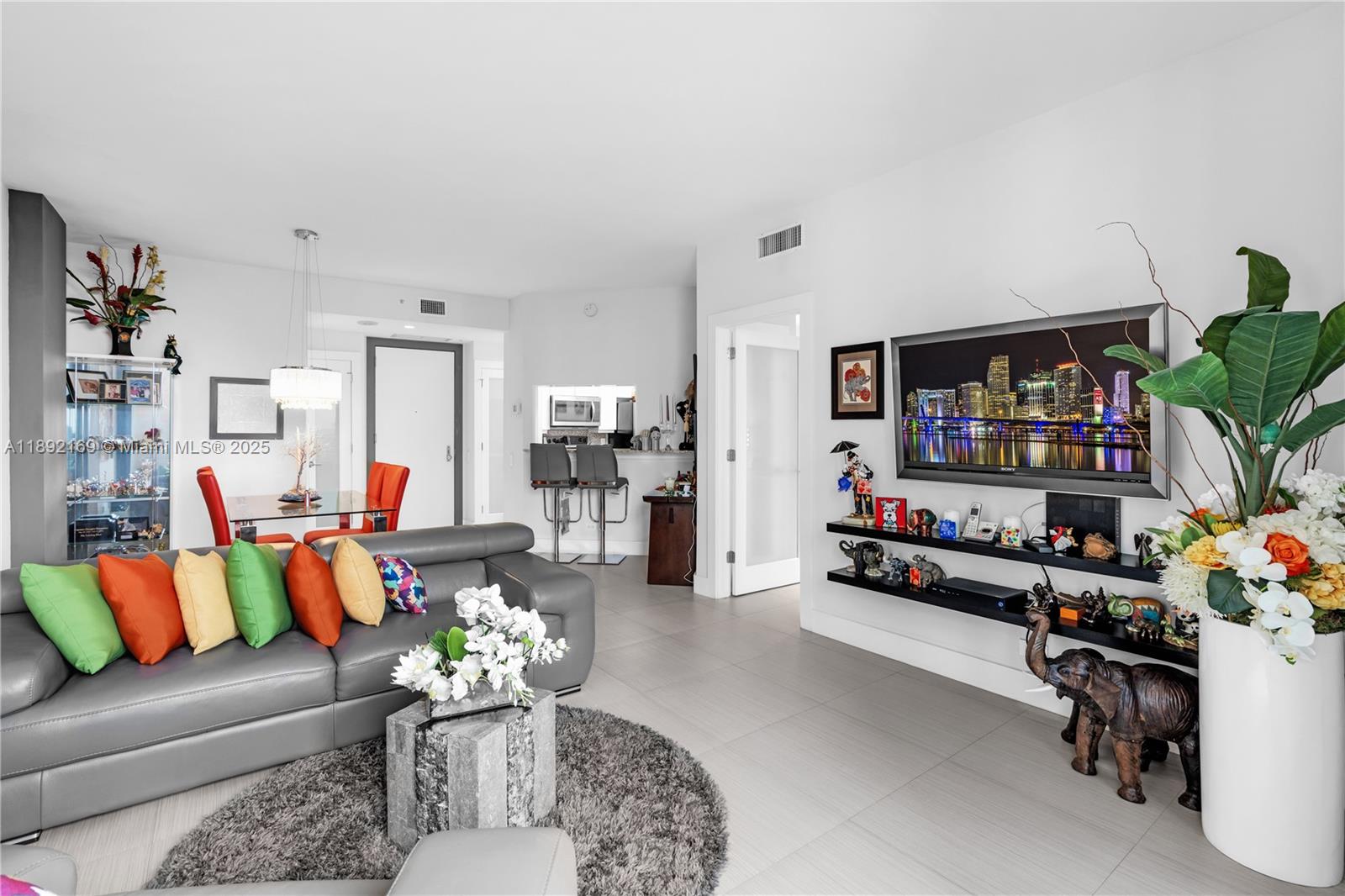 888 Brickell Key Dr #1002 Miami, FL 33131