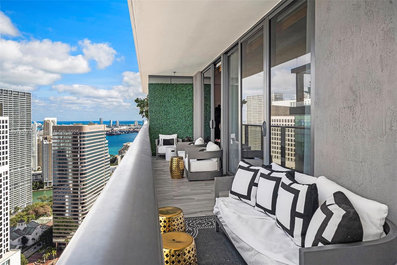 image Sls Lux Brickell10