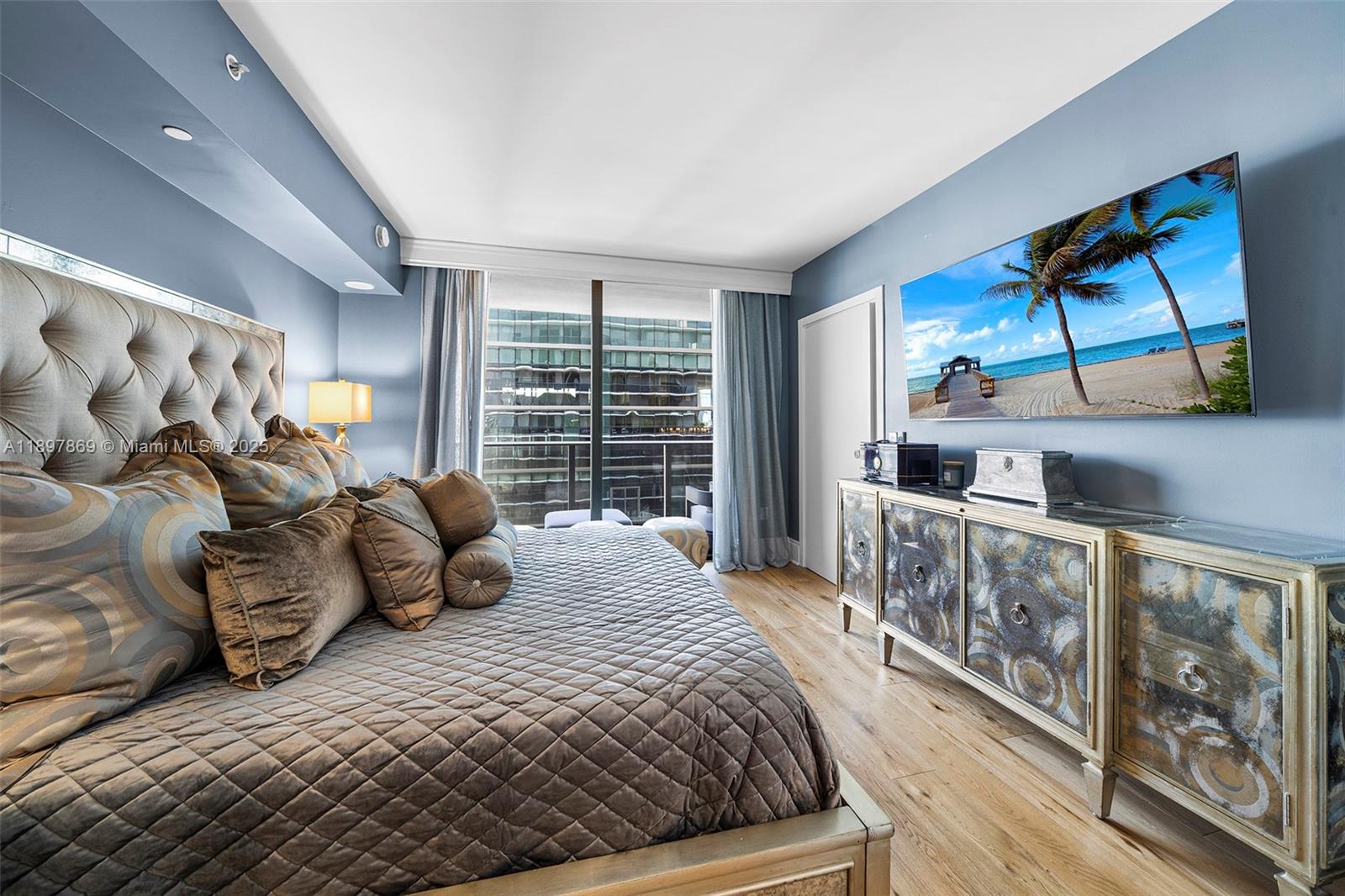 image Sls Lux Brickell11