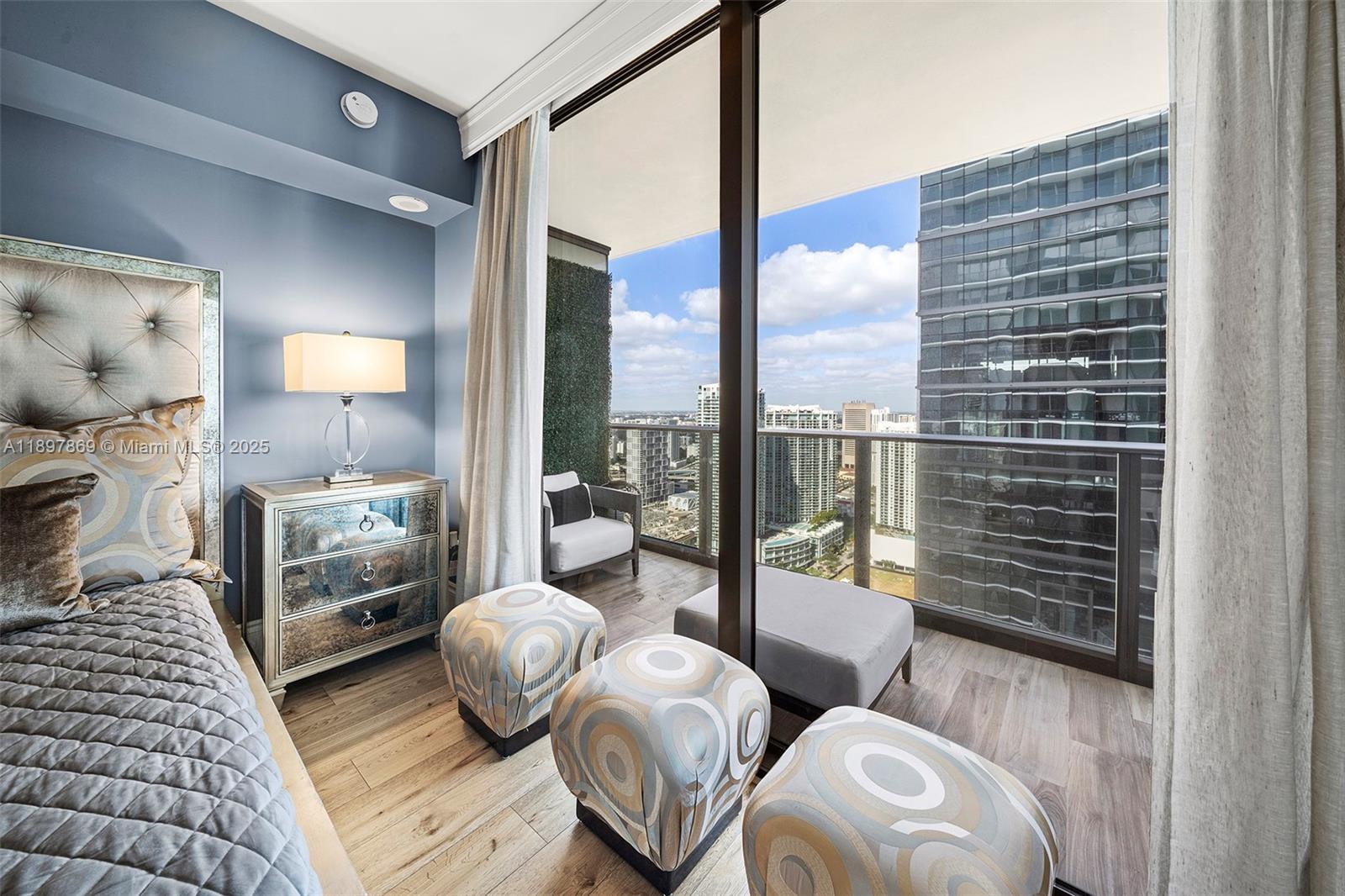 image Sls Lux Brickell12