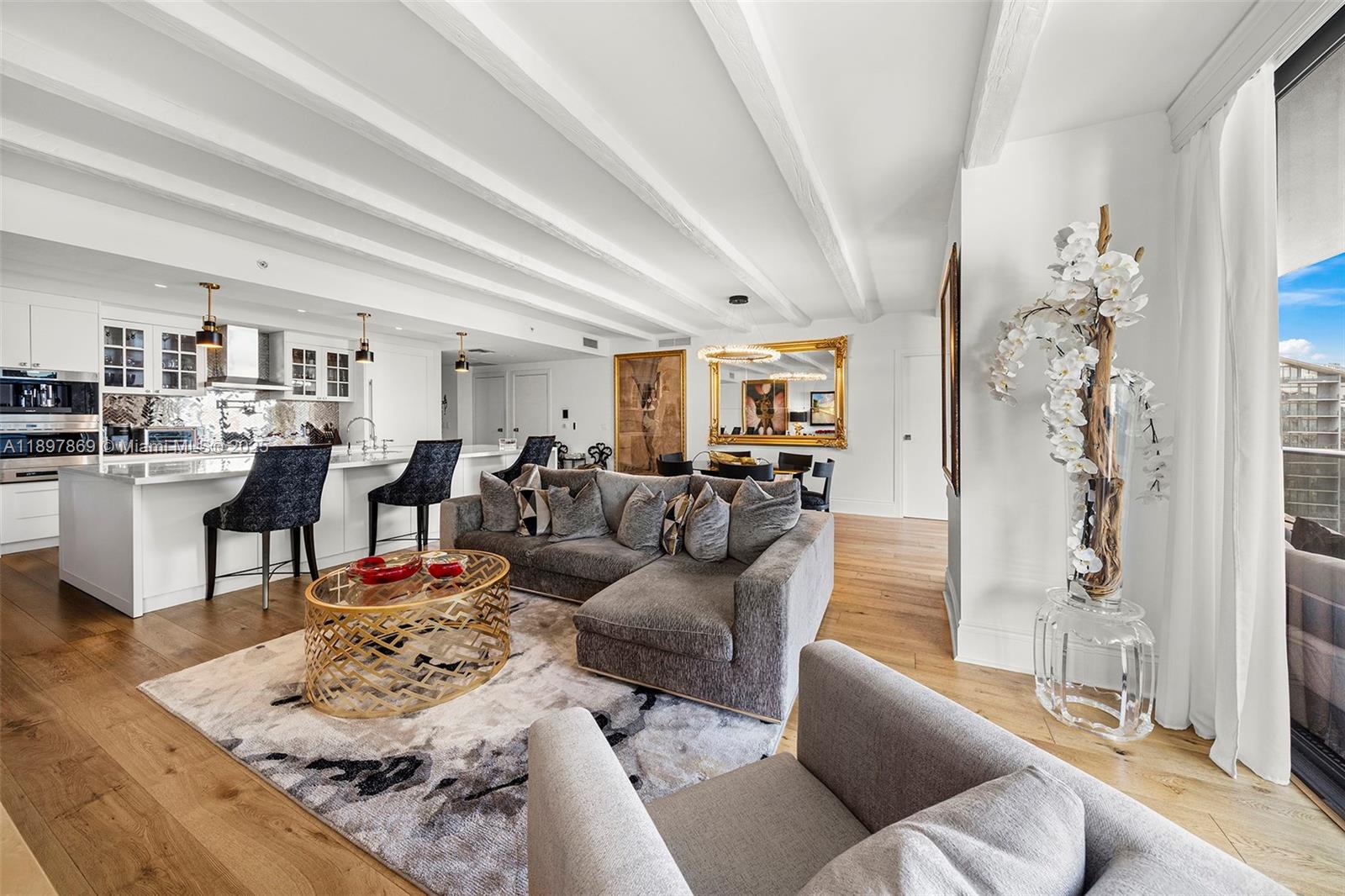 image Sls Lux Brickell1