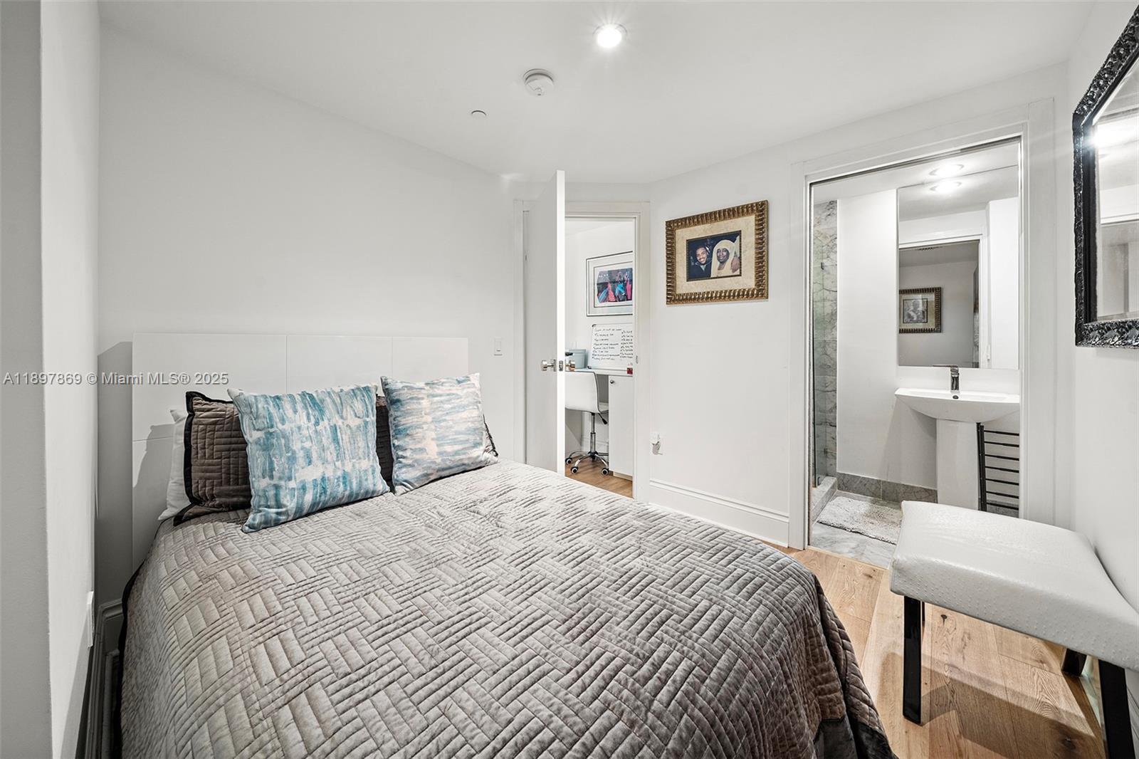 image Sls Lux Brickell24