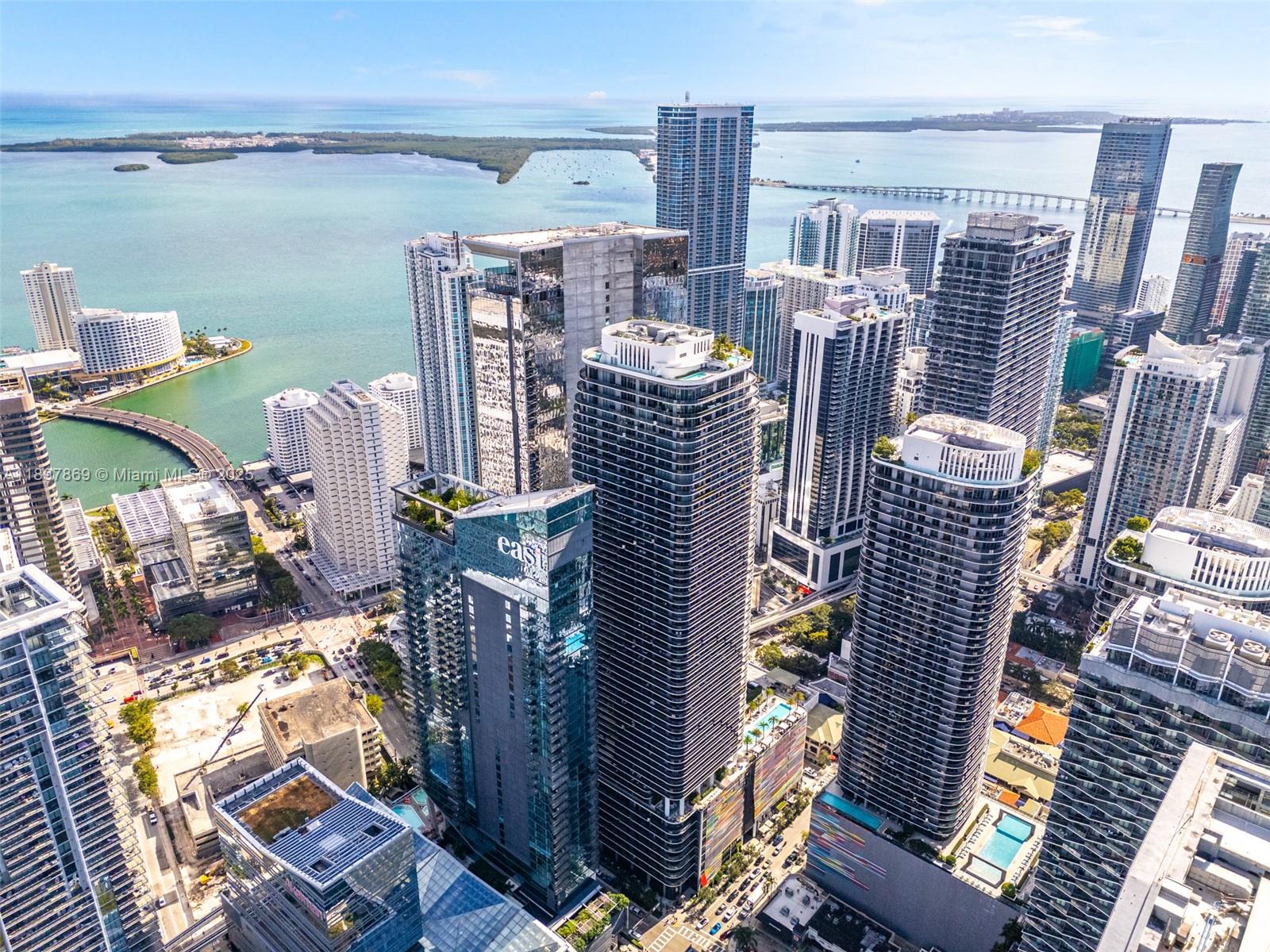 image Sls Lux Brickell32