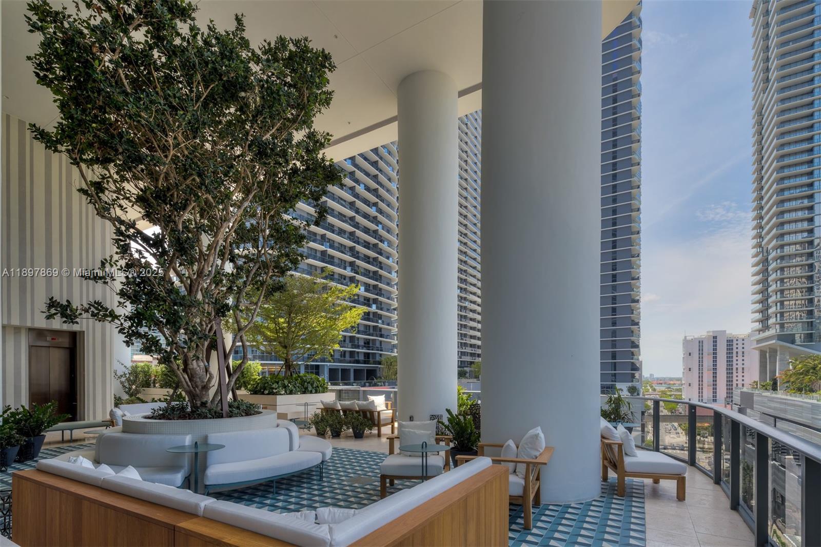 image Sls Lux Brickell43