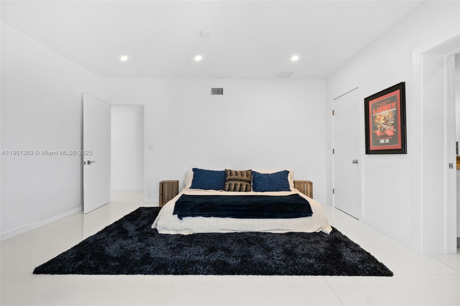 5055 N Bay Rd Miami Beach, FL 33140