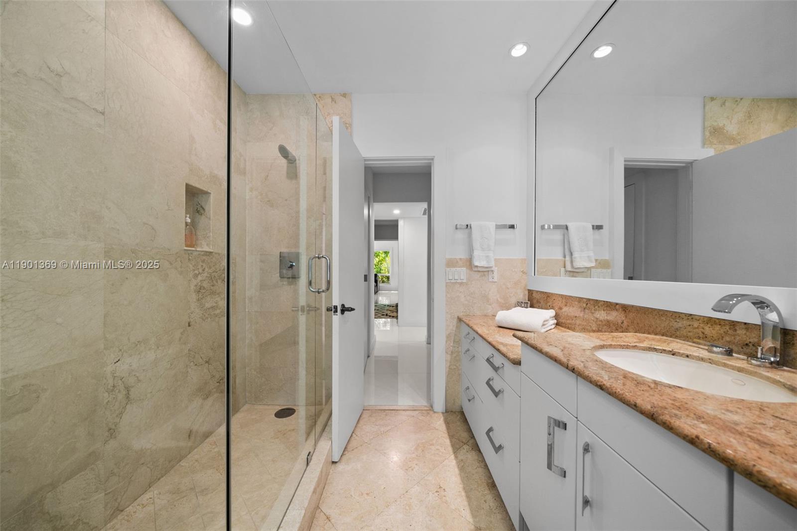 5055 N Bay Rd Miami Beach, FL 33140