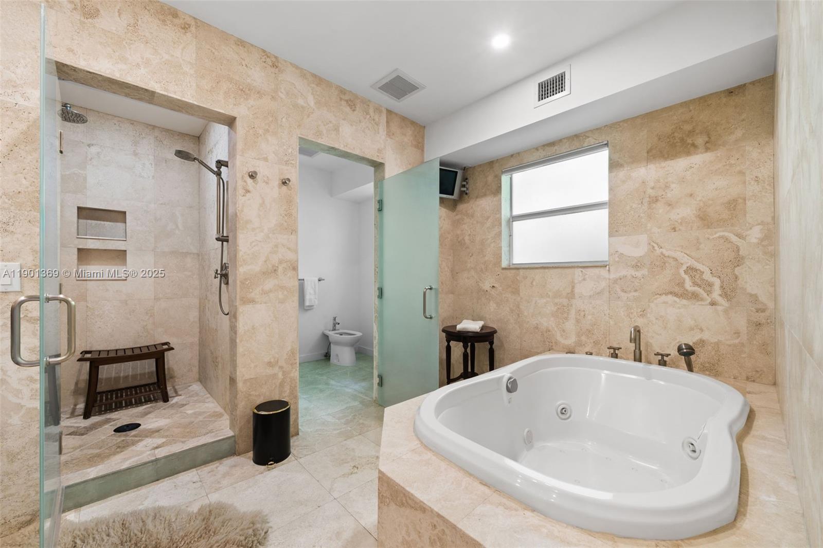 5055 N Bay Rd Miami Beach, FL 33140