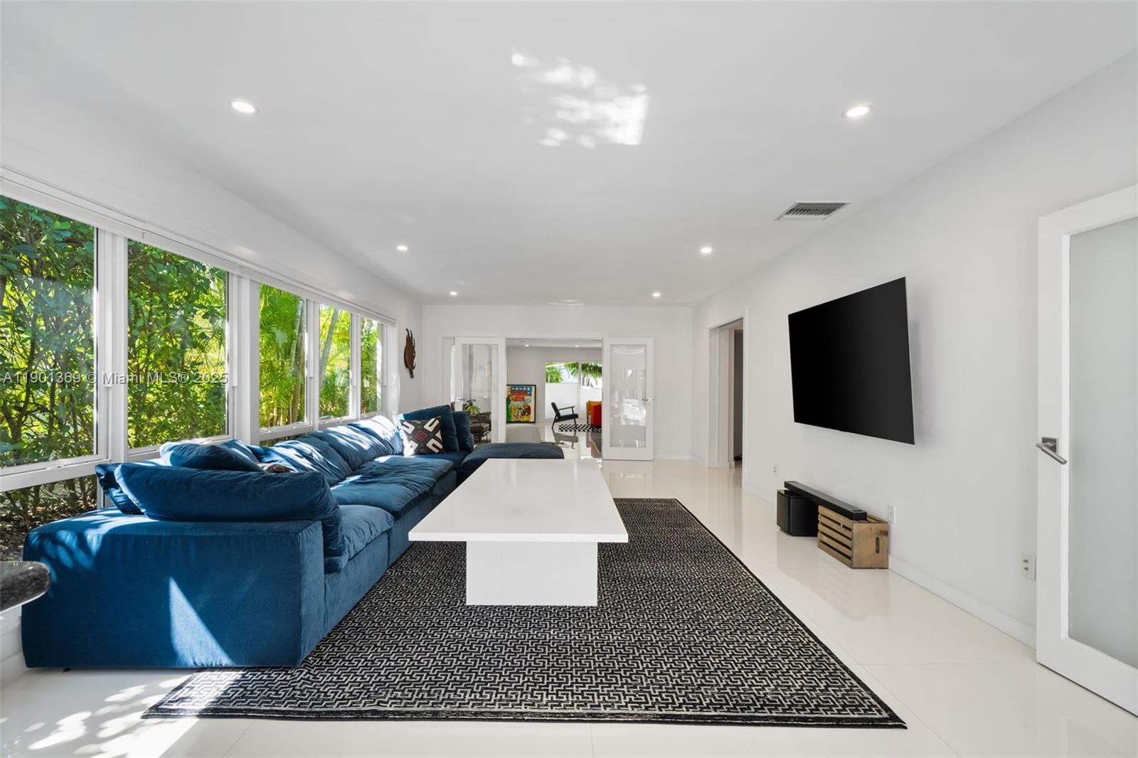 5055 N Bay Rd Miami Beach, FL 33140