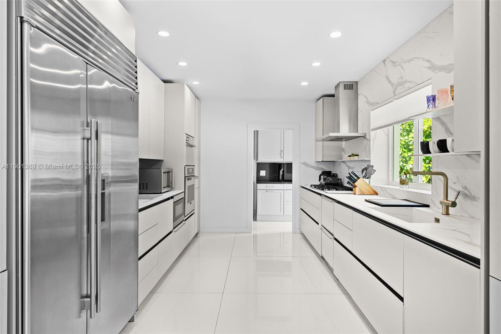 5055 N Bay Rd Miami Beach, FL 33140