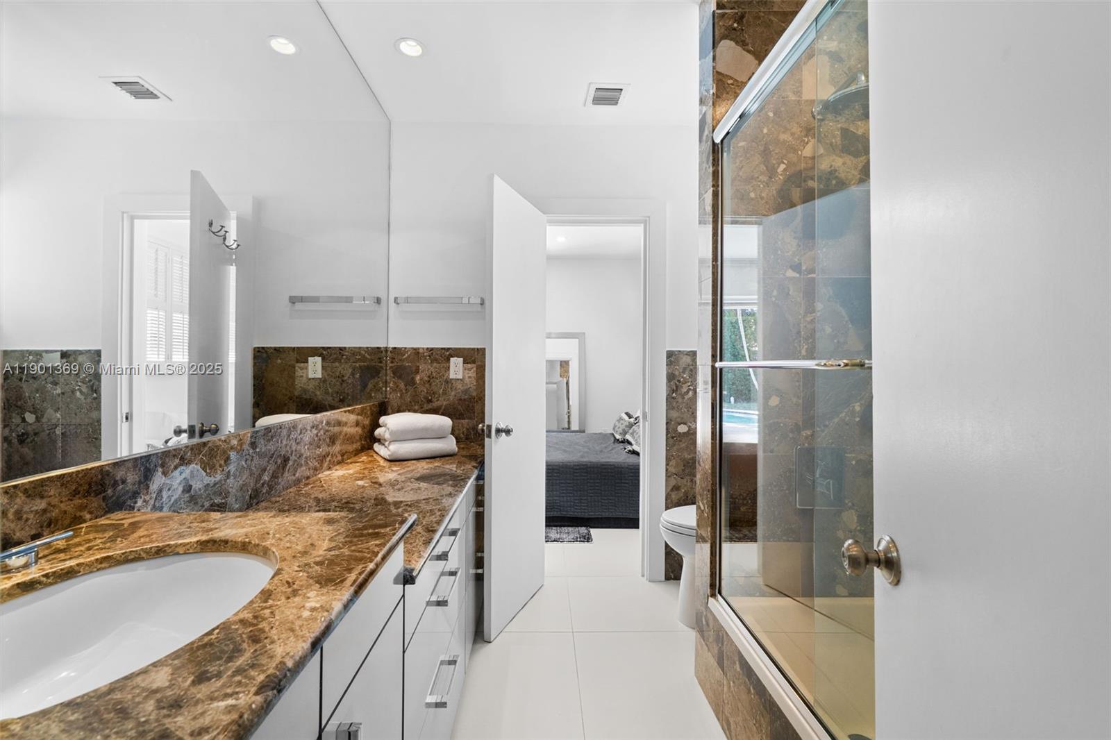 5055 N Bay Rd Miami Beach, FL 33140