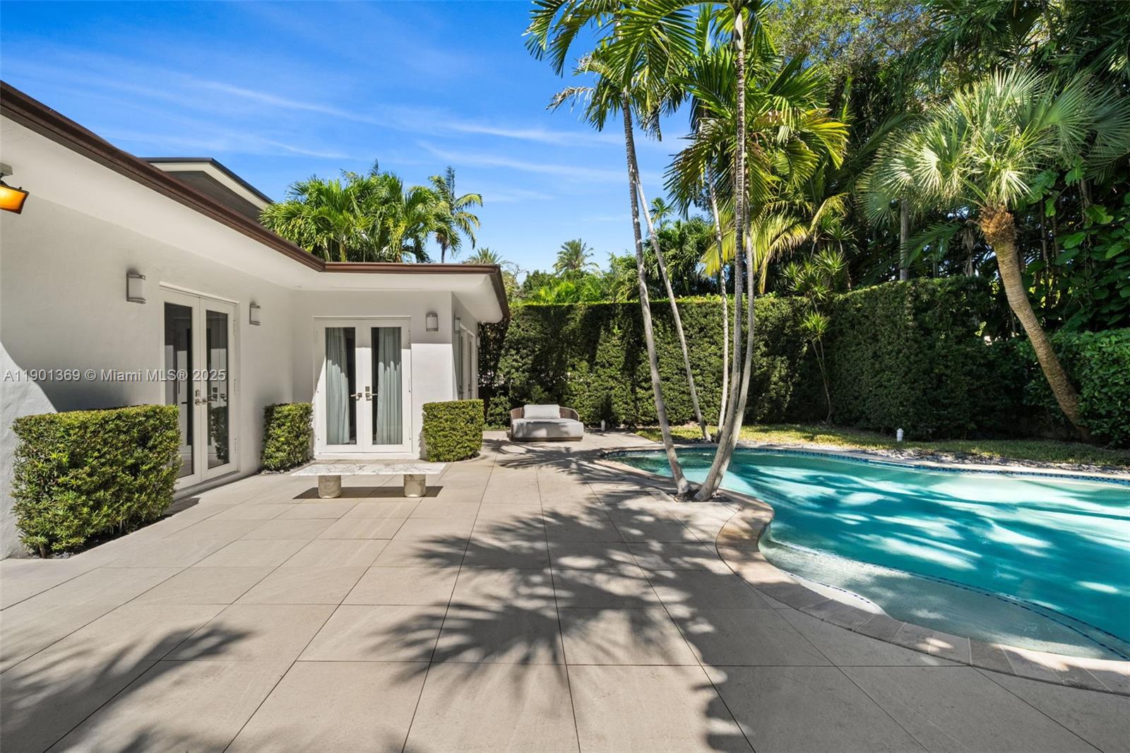 5055 N Bay Rd Miami Beach, FL 33140