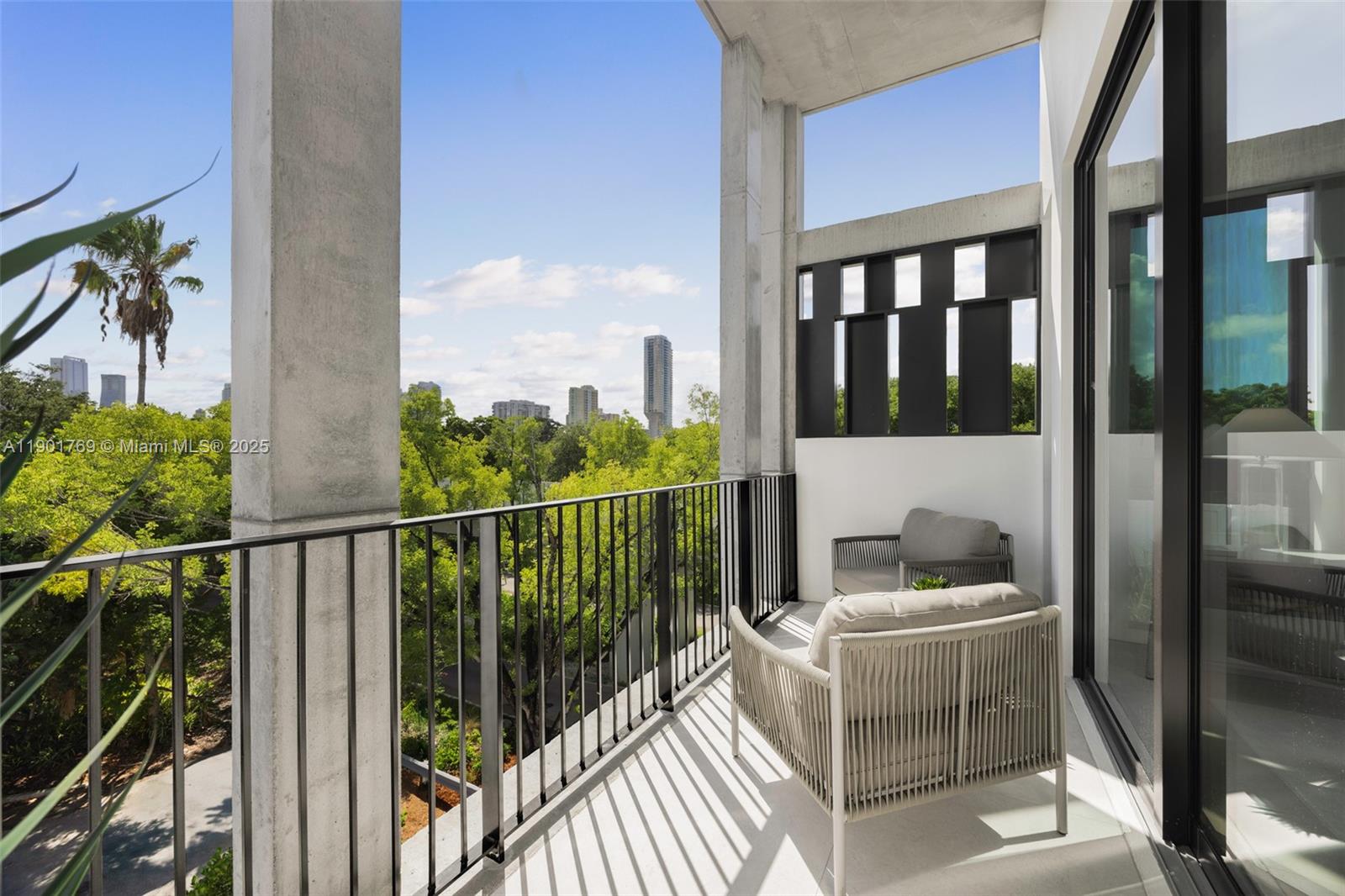 84 SW 28th Rd #4 Miami, FL 33129