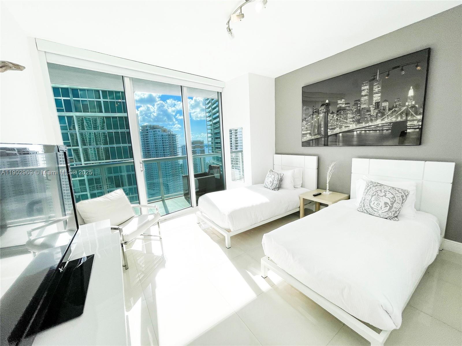 image Icon Brickell11