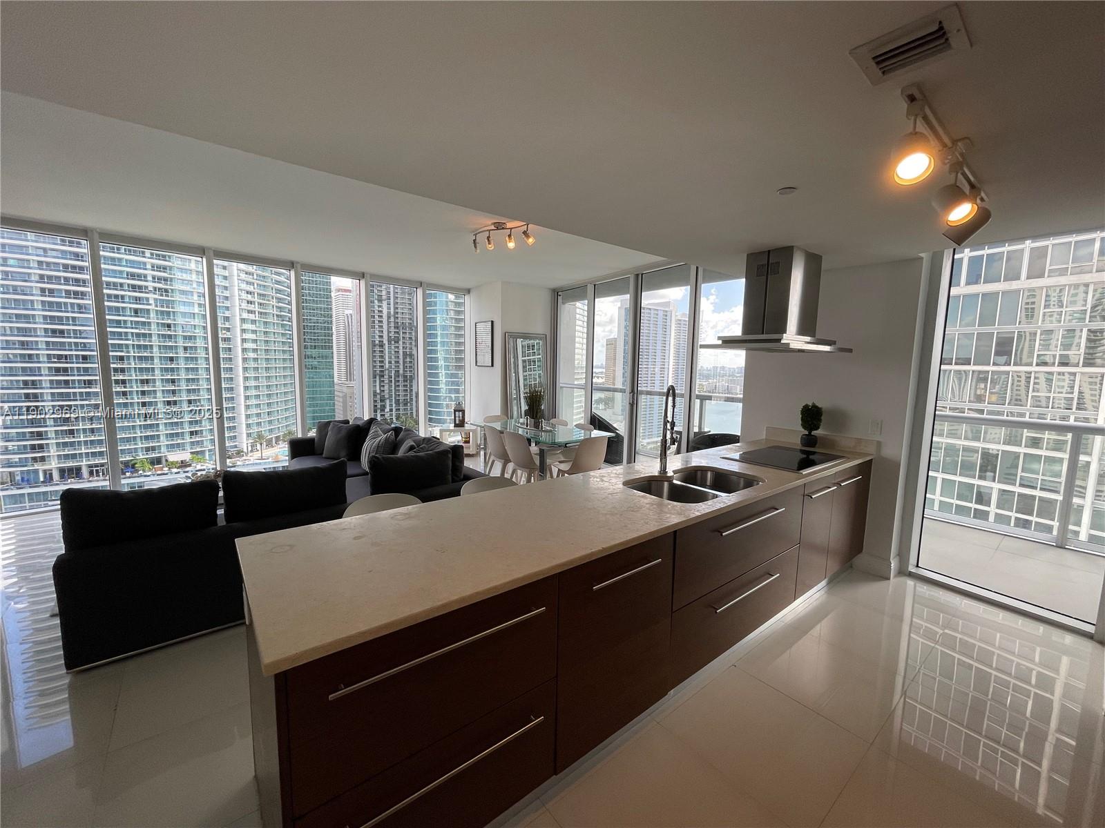 image Icon Brickell15