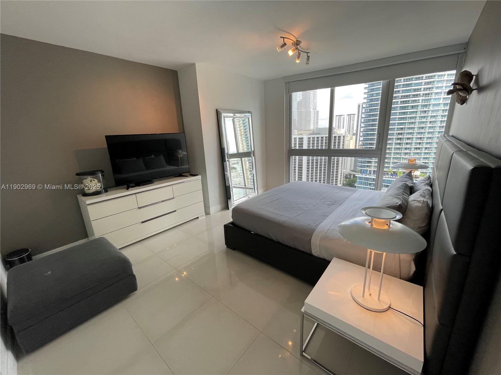 image Icon Brickell8