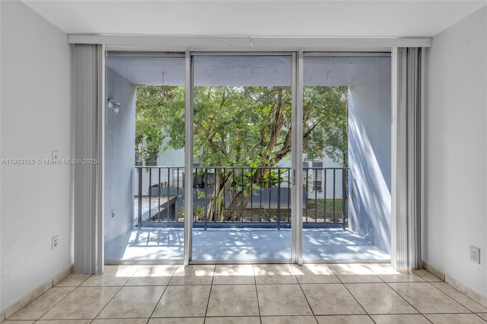 210 Fontainebleau Blvd #210