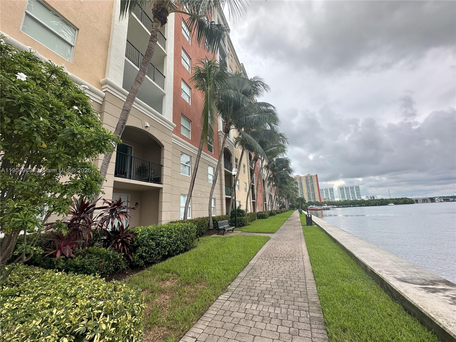 image Porto Bellagio Condo20