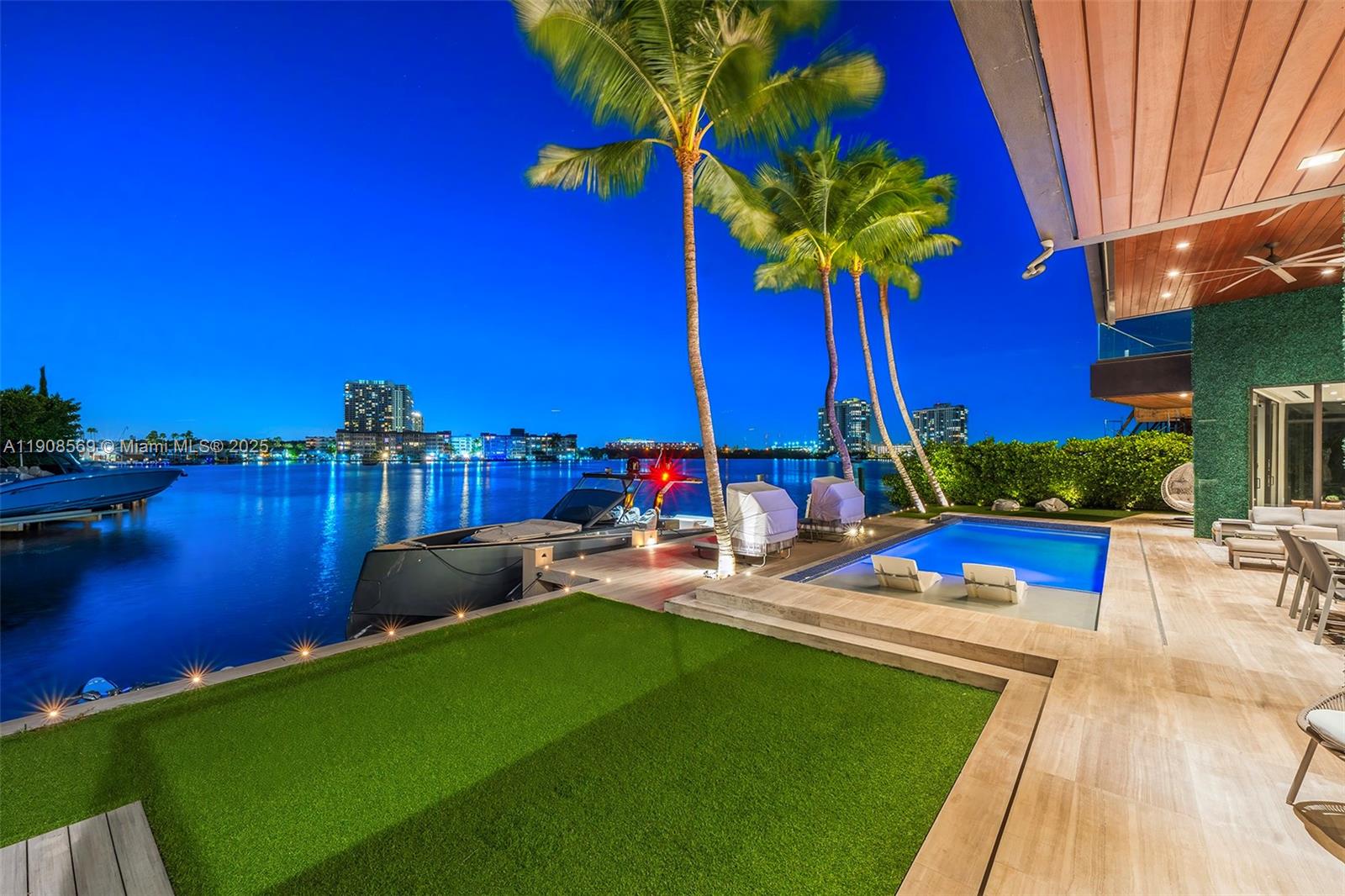 16470 NE 30th Ave North Miami Beach, FL 33160