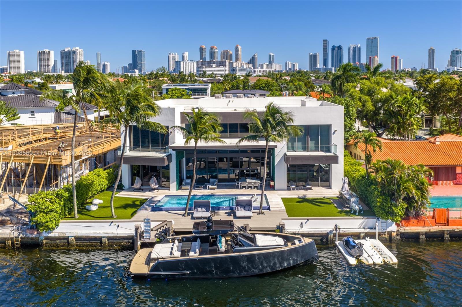 16470 NE 30th Ave North Miami Beach, FL 33160