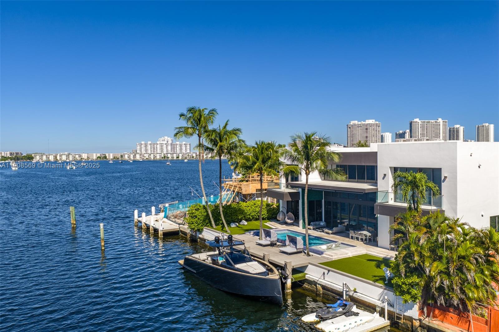 16470 NE 30th Ave North Miami Beach, FL 33160