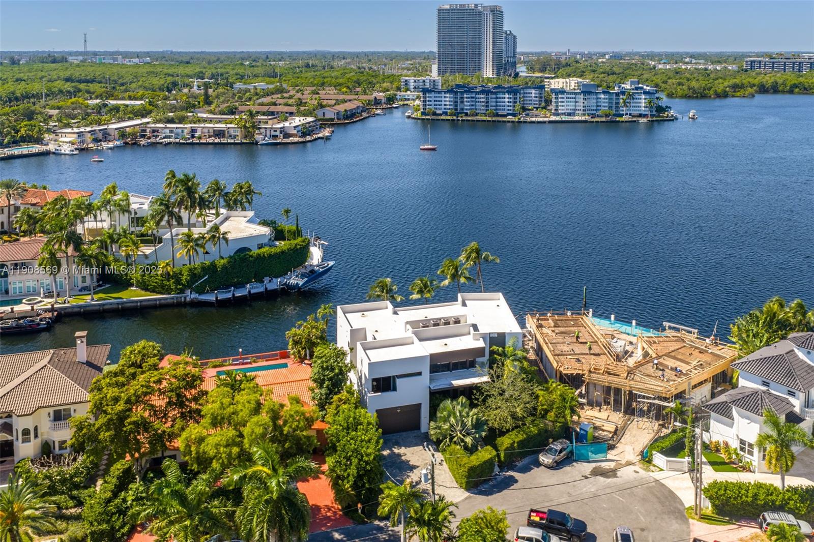 16470 NE 30th Ave North Miami Beach, FL 33160