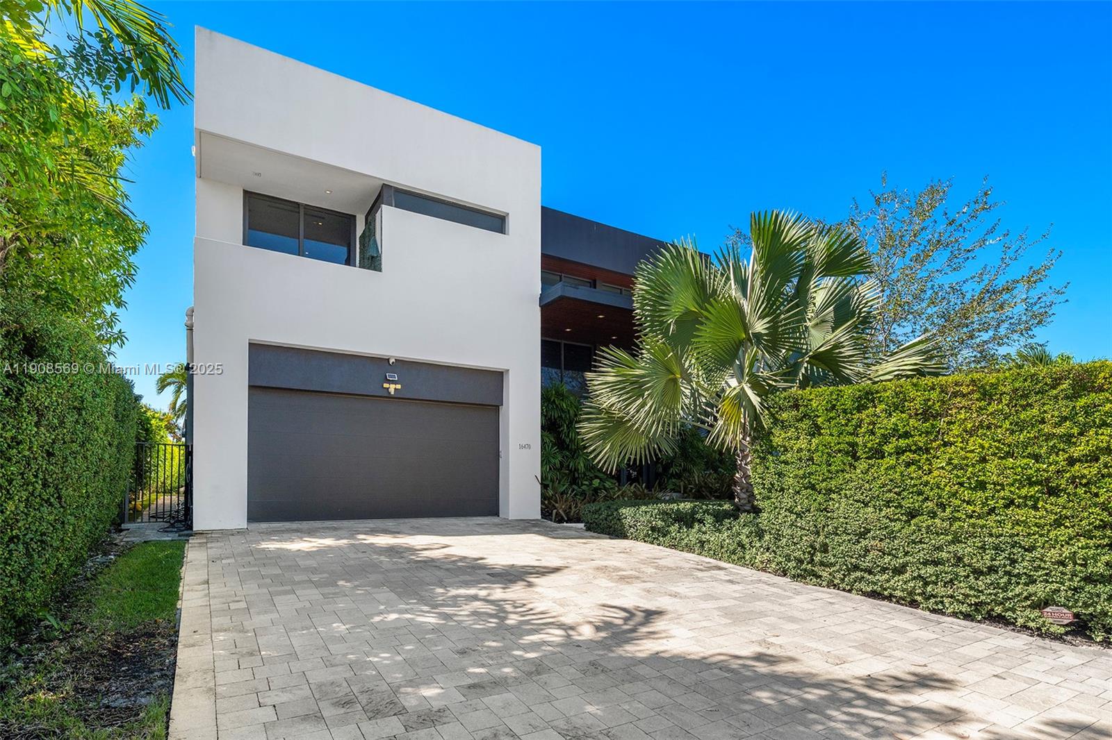 16470 NE 30th Ave North Miami Beach, FL 33160