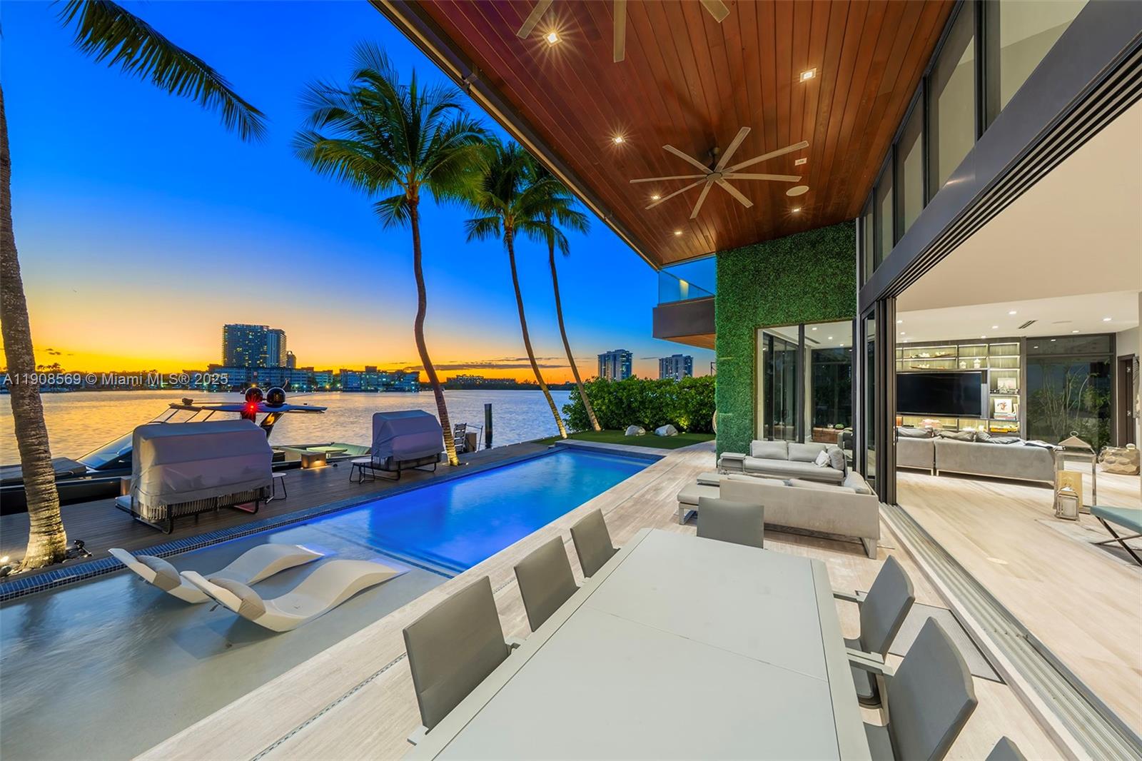 16470 NE 30th Ave North Miami Beach, FL 33160