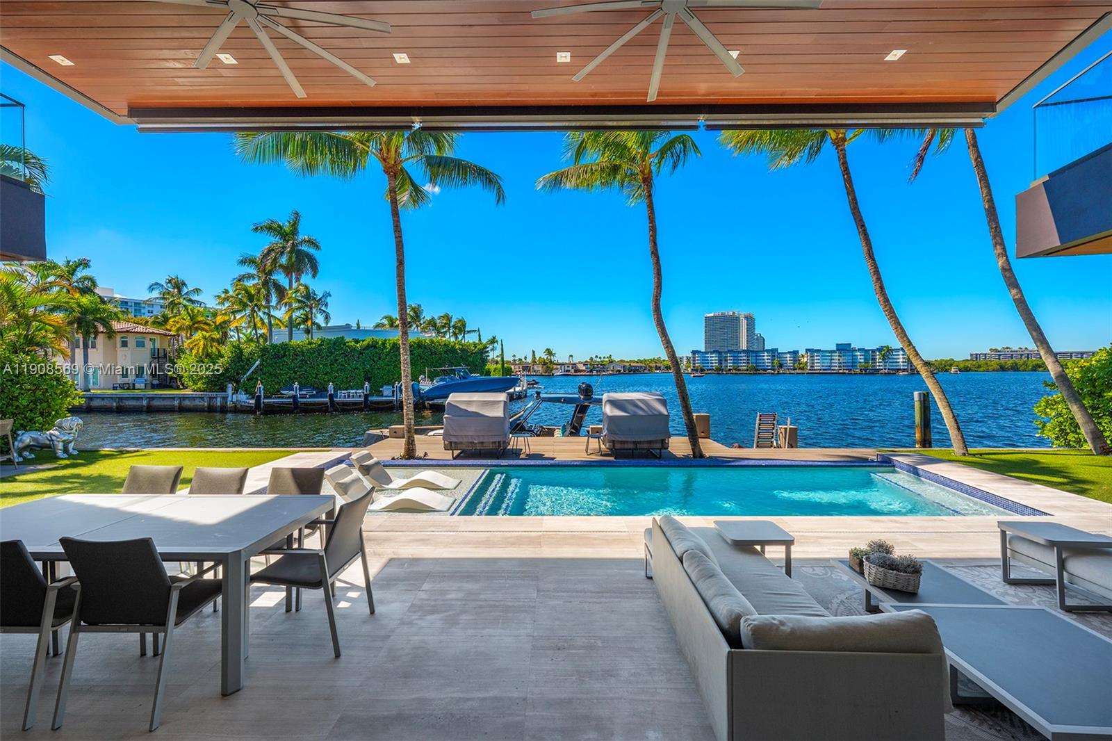 16470 NE 30th Ave North Miami Beach, FL 33160